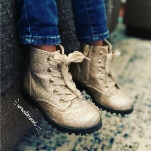 Cat & Jack Girl’s Gold Shimmer Combat Boots with Side Zipper Sz 11